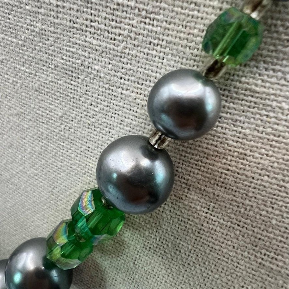 Vintage 1950s Japan Necklace Gray Faux Pearl Green Crystal Beads Mid-Century MCM - Picture 9 of 10